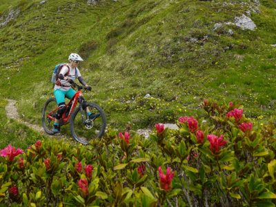 e-mtb-brenta-dolomiten-mountainbikereisen