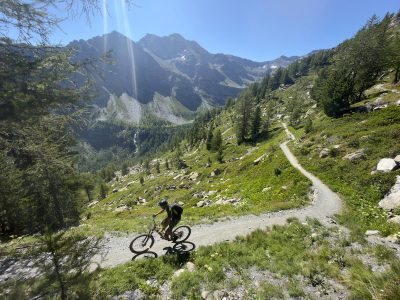 Valle-Aosta-Mountainbikereisen-Singletrails-geführte-Touren