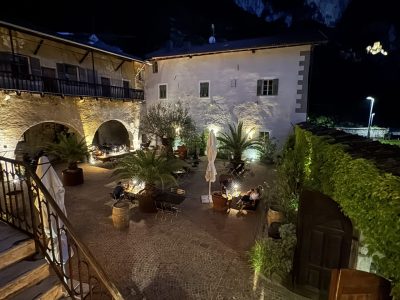 dynamite-trails-dolomiten-mountainbike-reisen-geführte-touren-singletrails-amlia-pernter