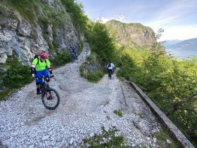 Mountainbiken-Tessin-Giro-dei-Laghi-mountainbikereisen.ch