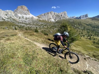 dynamite-trails-dolomiten-mountainbike-reisen-geführte-touren-singletrails