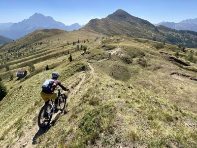 dynamite-trails-dolomiten-mountainbike-reisen-geführte-touren-singletrails