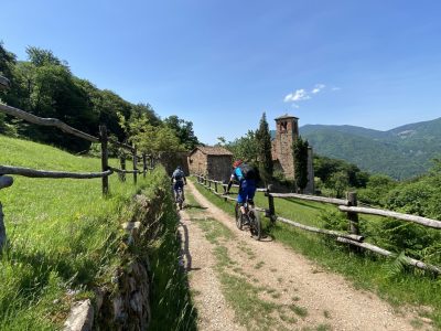 Mountainbiken-Tessin-Giro-dei-Laghi-mountainbikereisen.ch