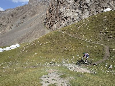 kirgisien-kirgistan-kirgisistan-mountainbike-reisen