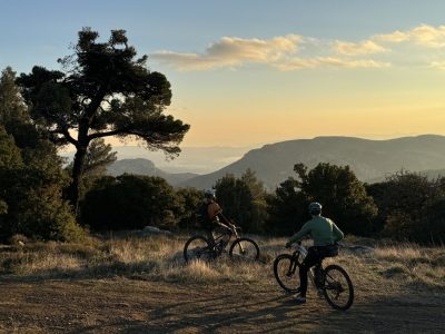 Singletrails-Mountainbike-geführte-Touren-Griechenland-organisierte-Reise-mountainbiken mit Guide-