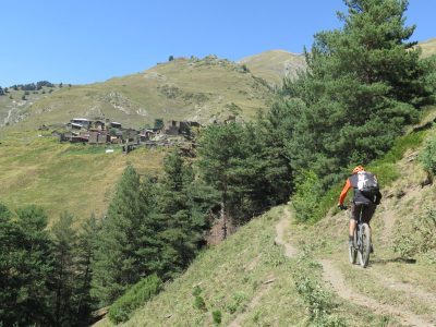 mountainbiken-geführte-reise-georgien-tusheti-mountainbikereisen