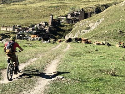 mountainbiken-geführte-reise-georgien-tusheti-mountainbikereisen