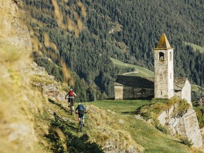 transalp-engadin-gardasee-geführte-tour-emtb Bild:Filip Zuan