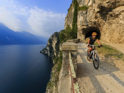 Transalp St.Moritz Riva Del Garda Mountainbikereisen ©Shutterstock
