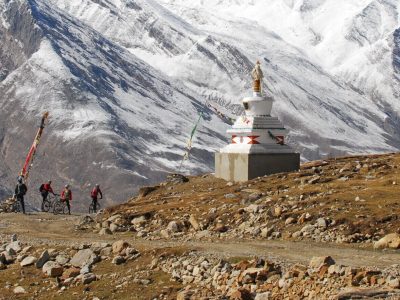 grosse-himalaya-überquerung-mountainbikereisen
