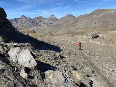 Valle-Aosta-Mountainbikereisen-Singletrails-geführte-Touren